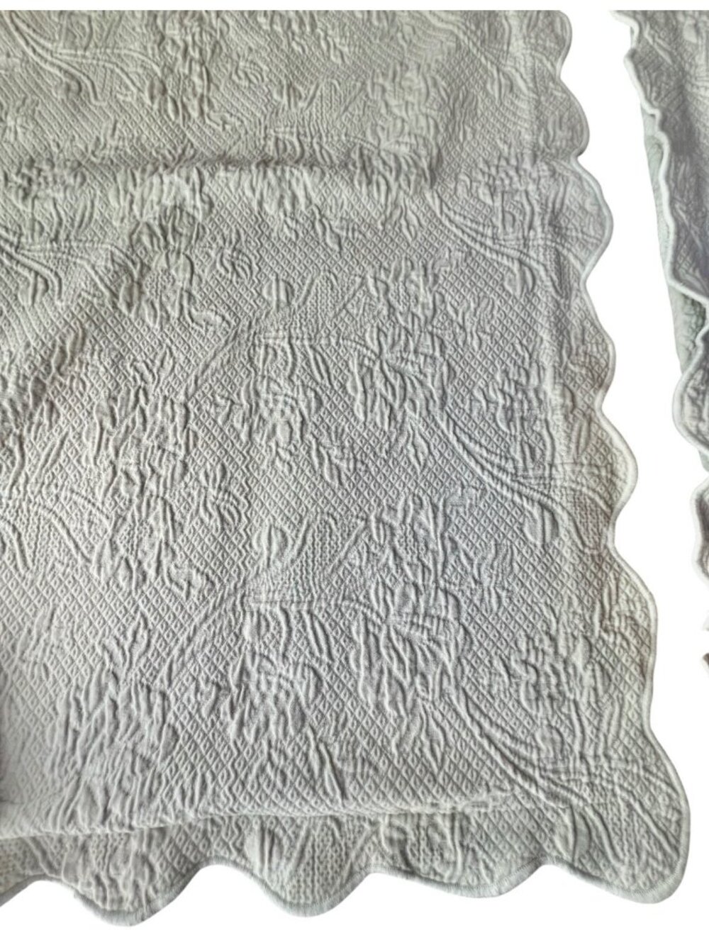 The Company Store Matelassé Pillow Shams King Lt Green Scalloped Cotton Portugal - Picture 2 of 7
